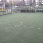 Футбольне поле розміром 64м*45м зі штучним покриттям